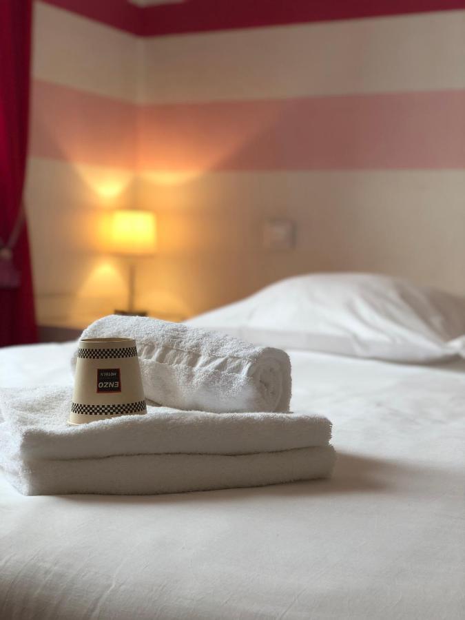 Enzo Hotels Neufchateau By Kyriad Direct Zewnętrze zdjęcie
