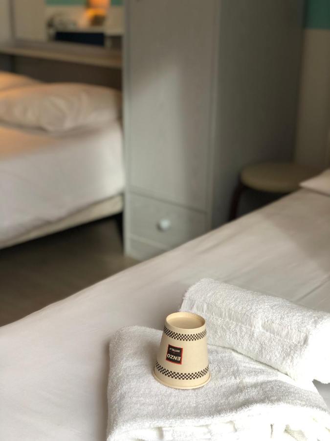 Enzo Hotels Neufchateau By Kyriad Direct Zewnętrze zdjęcie